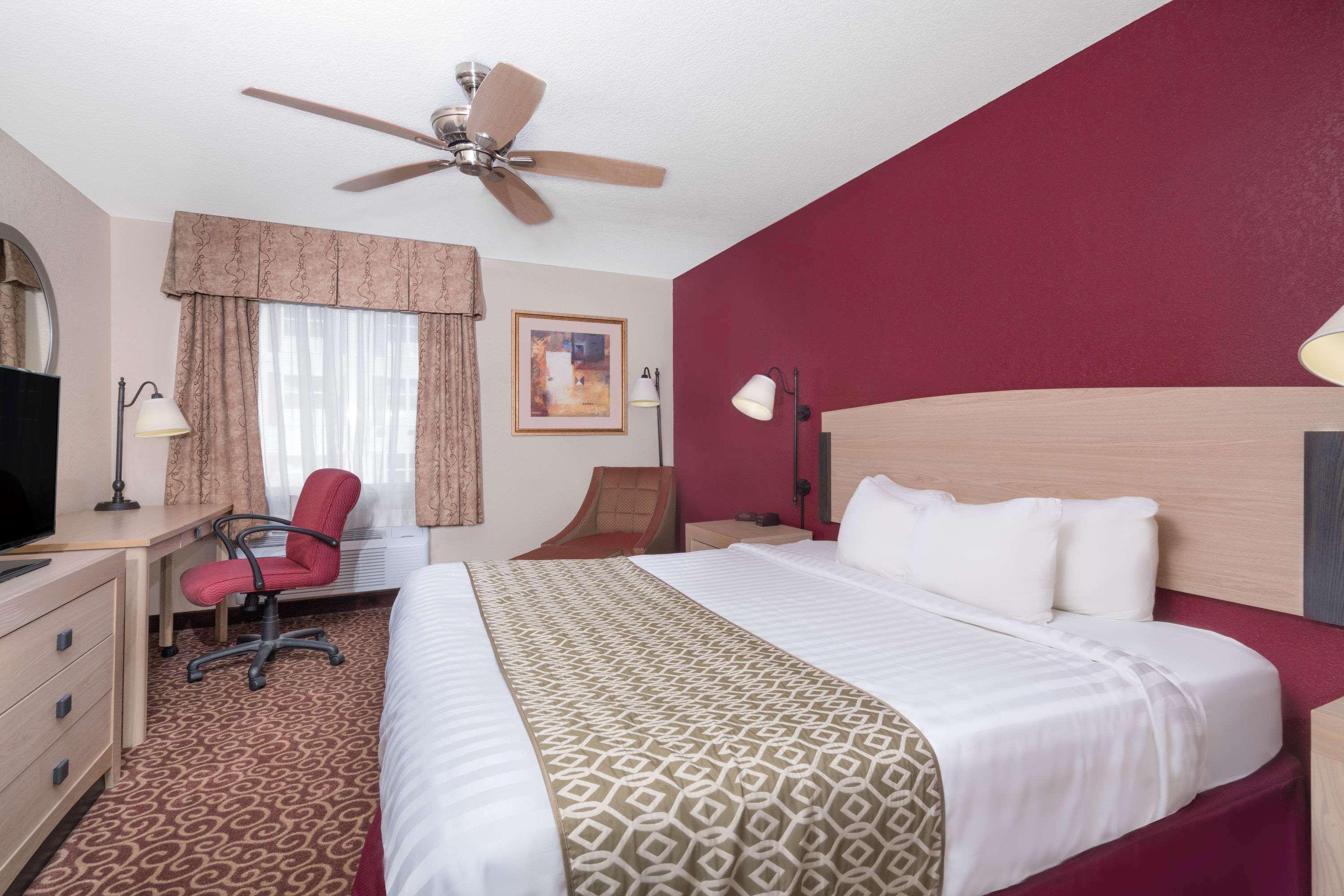 Hotel Baymont By Wyndham Stevens Point Exterior foto